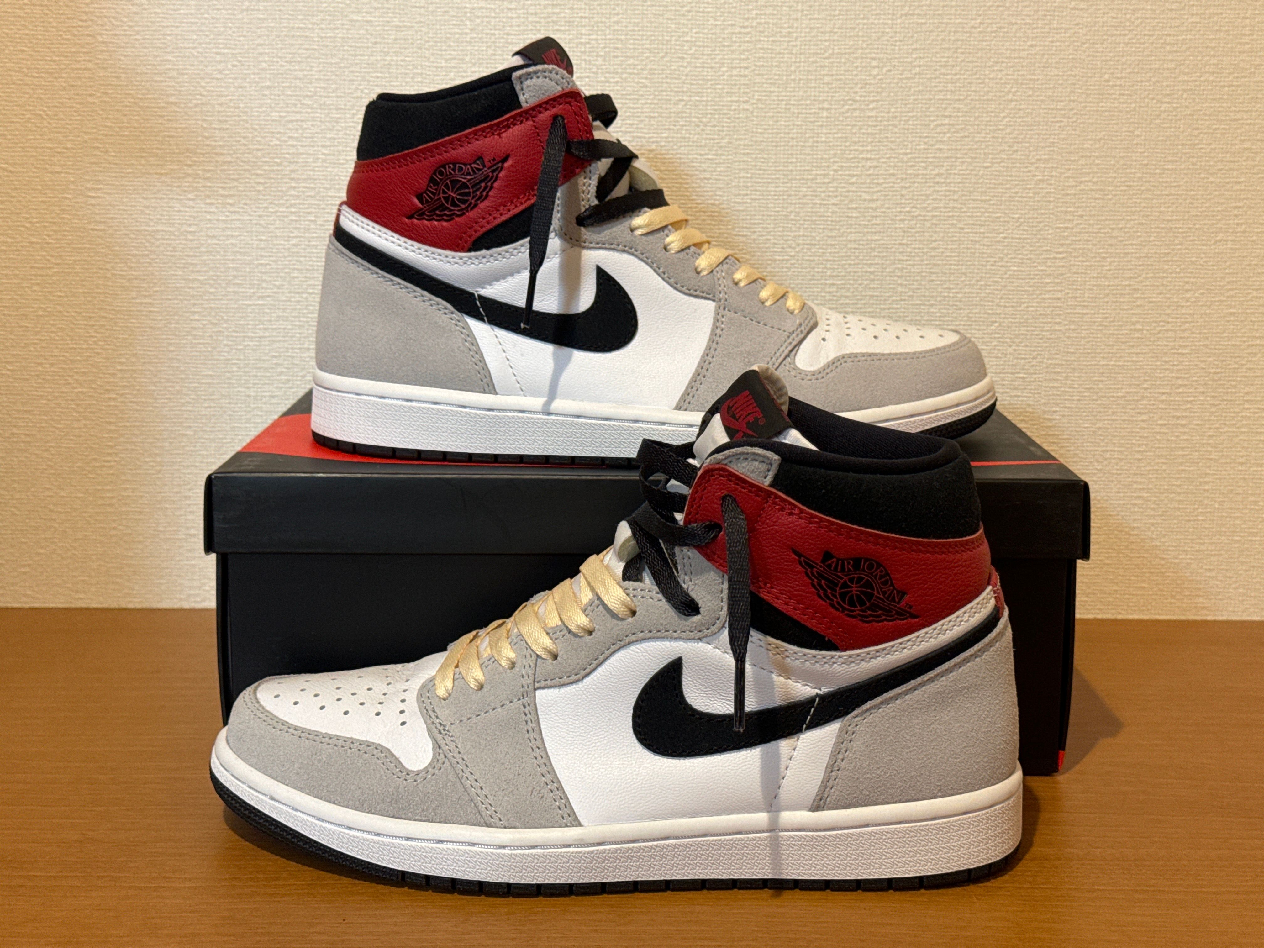 Nike Air Jordan 1 High OG "White/Black/Light Smoke Grey"