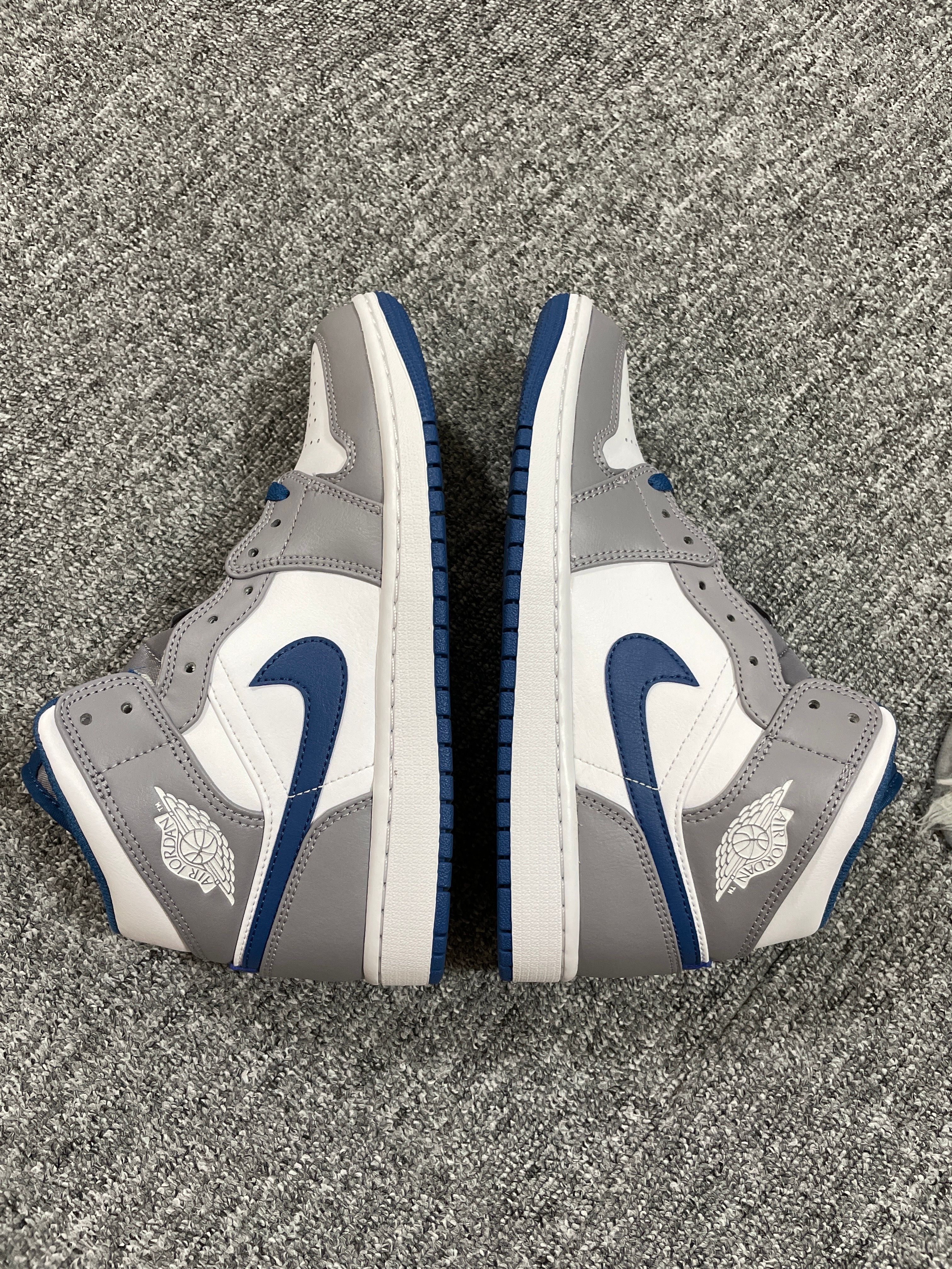 Nike Air Jordan 1 Mid "True Blue"