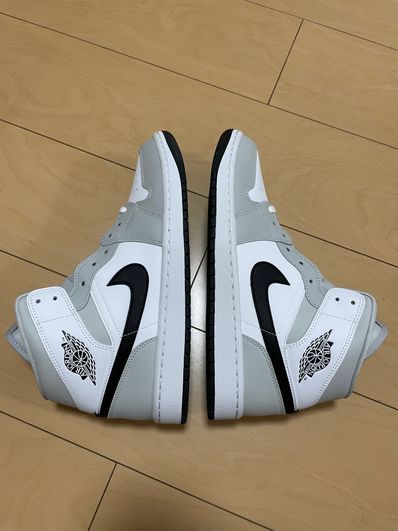 Nike Wmns Air Jordan 1 Mid