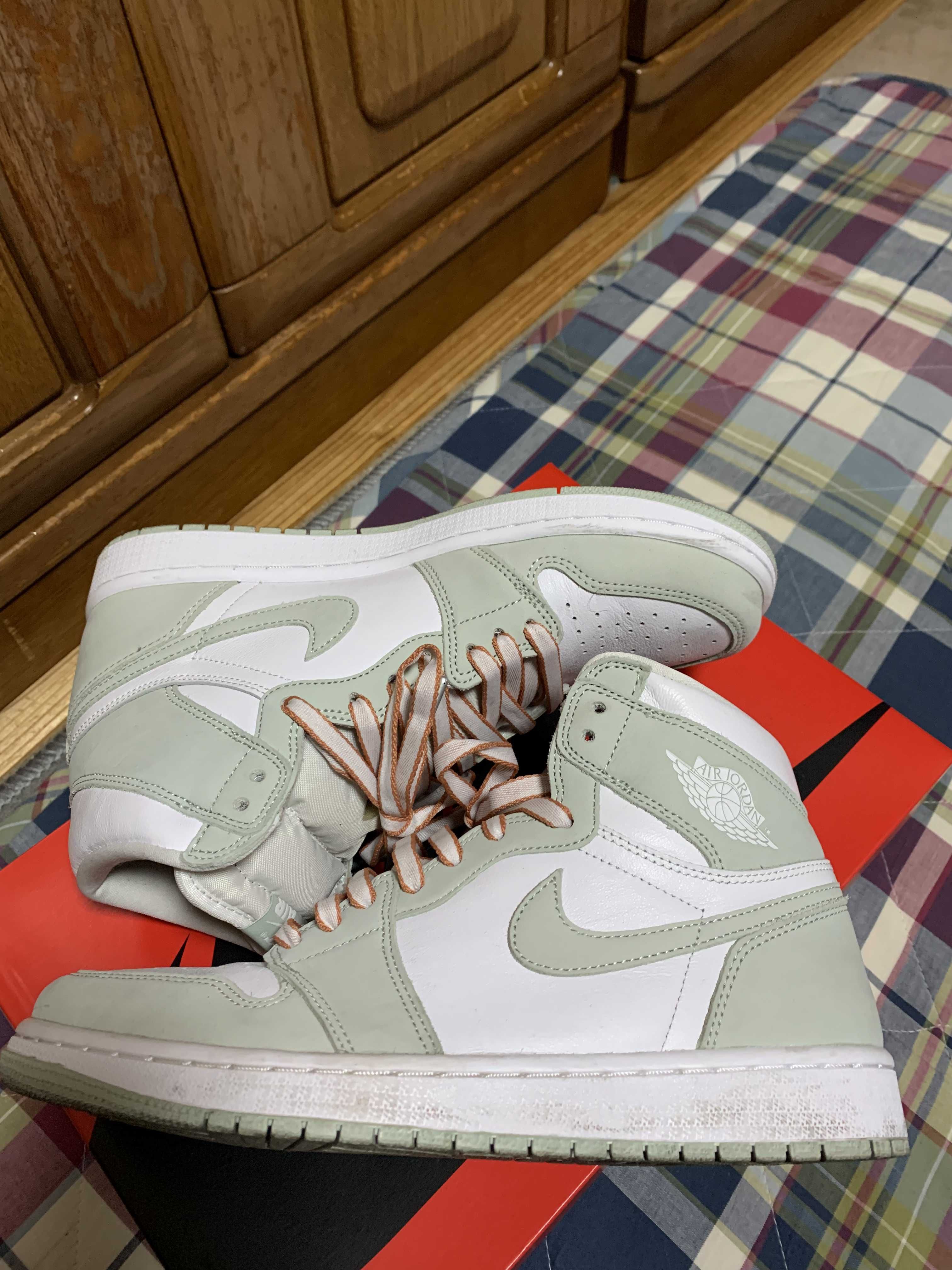 Nike Women's Air Jordan 1 High OG "Seafoam"