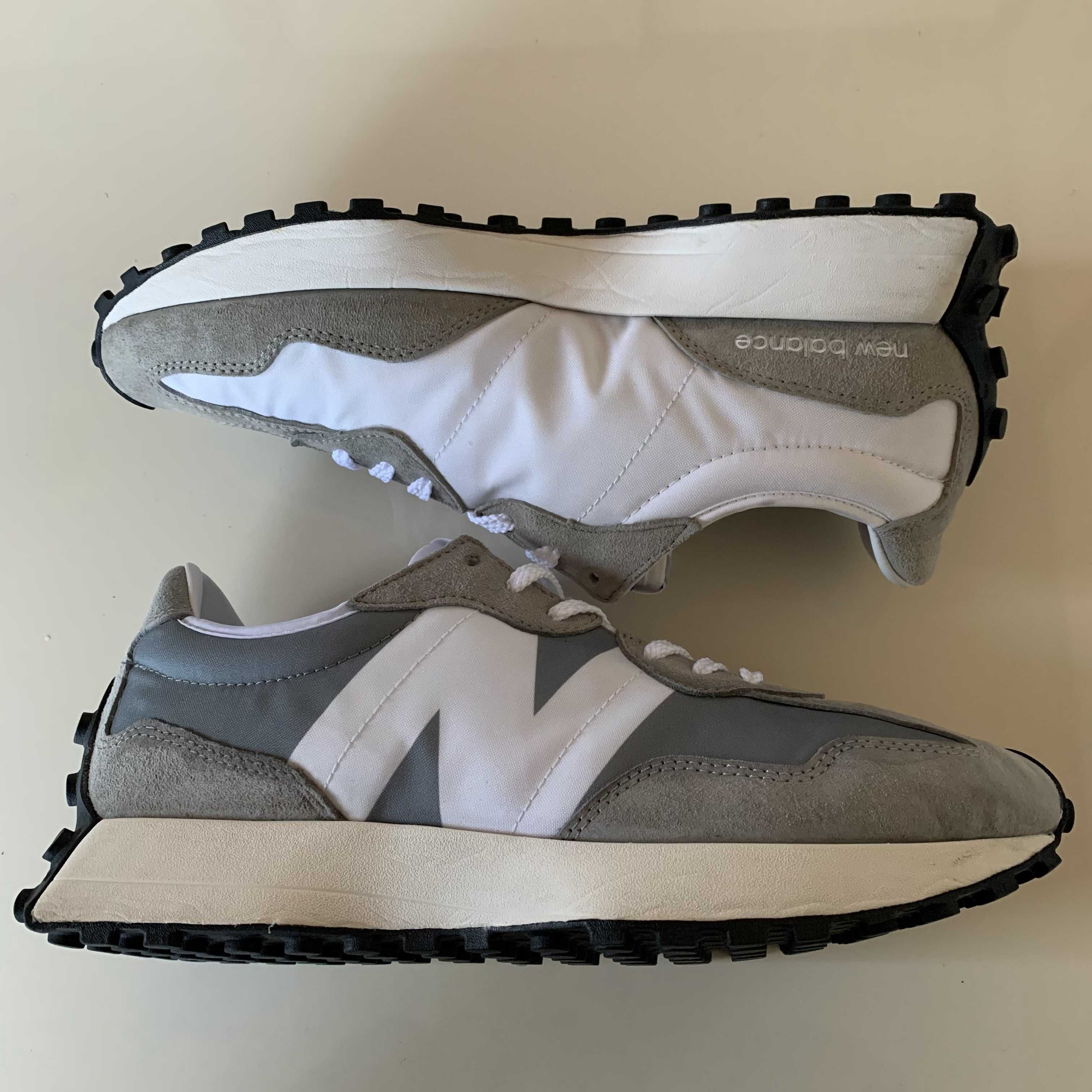 New Balance 327 "Gray"