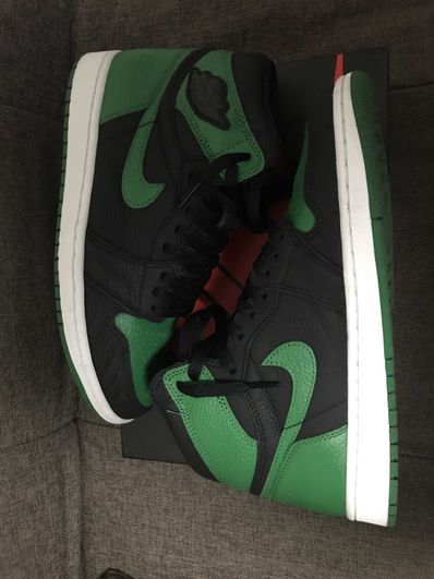 Nike Air Jordan 1 Retro High OG "Black/Pine Green" (2020)