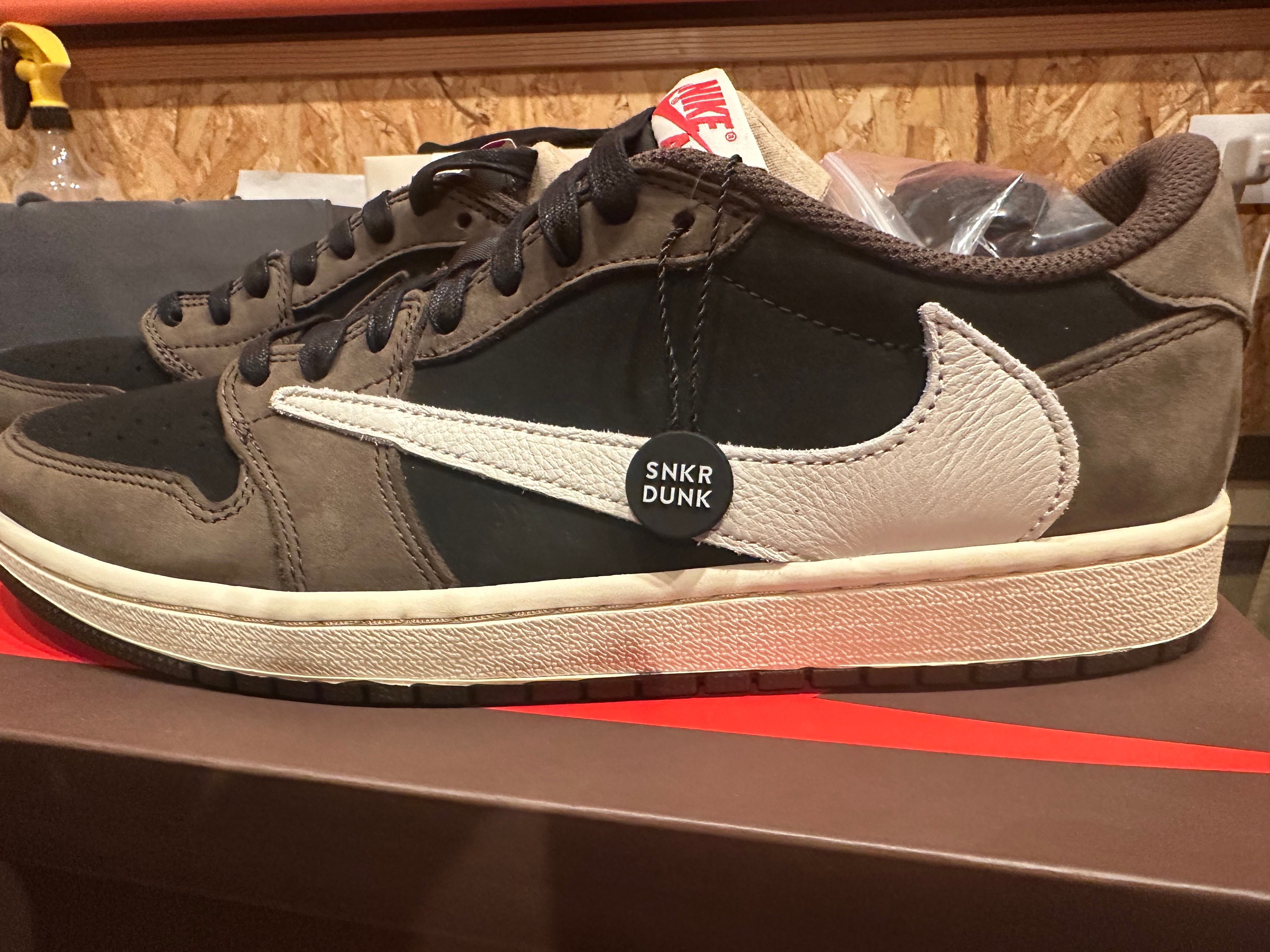 Travis Scott × Nike Air Jordan 1 Low OG SP-T "Black/Dark Mocha"