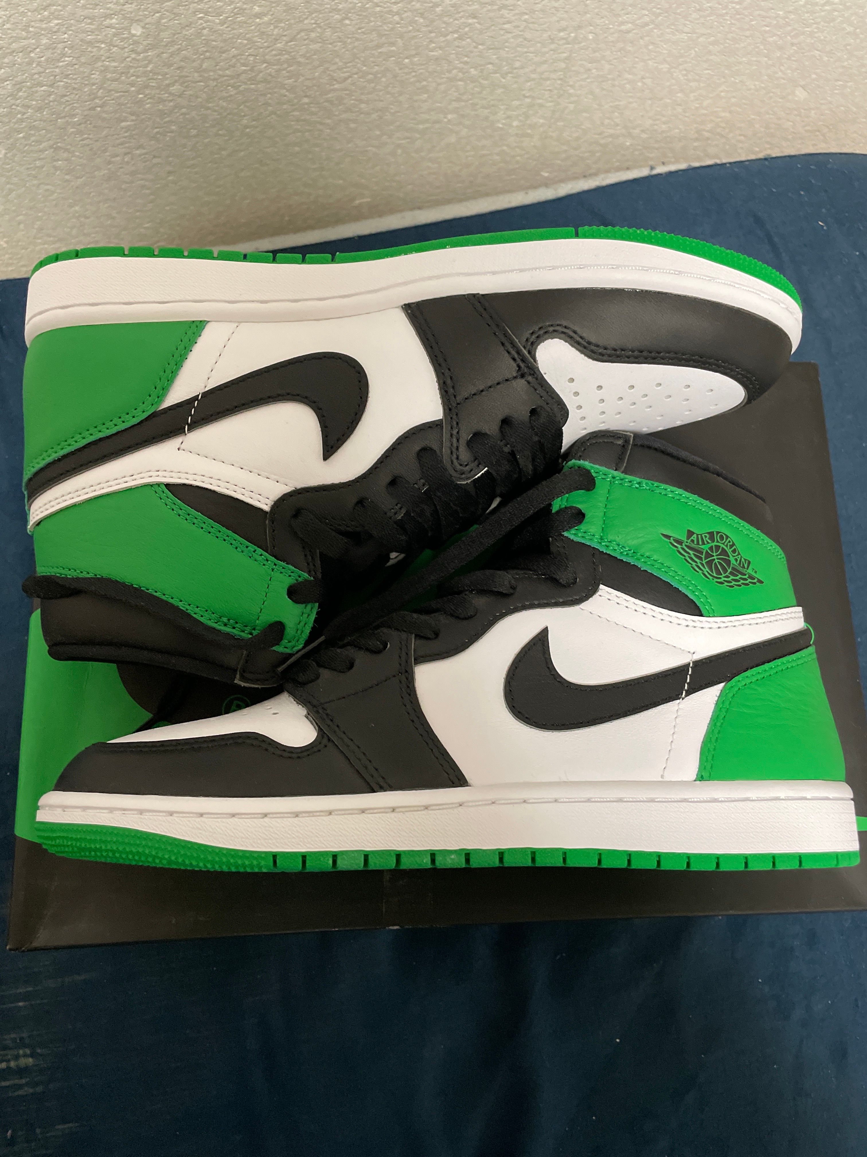 Nike Air Jordan 1 Retro High OG "Celtics/Black and Lucky Green" (2023)