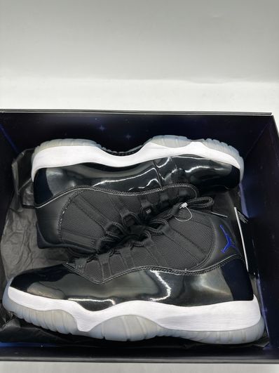 Nike Air Jordan 11 Retro "Space Jam" (2016)