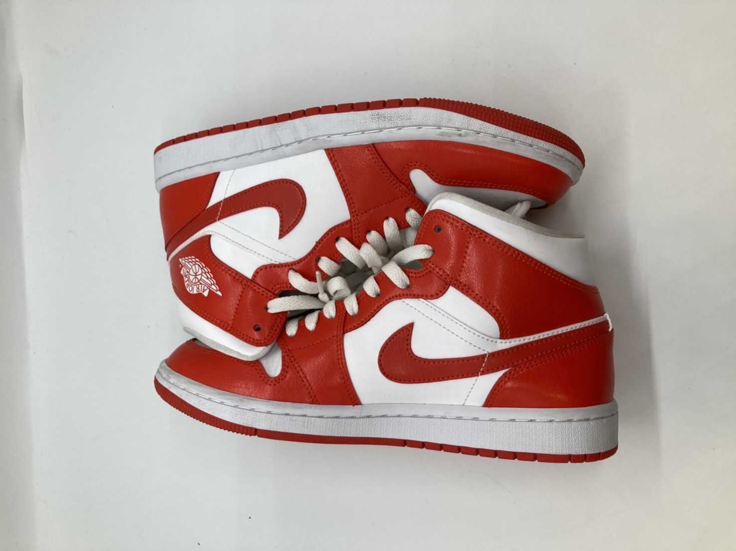 NIKE Women's AIR JORDAN 1 MID "WHITE/HABANERO RED"