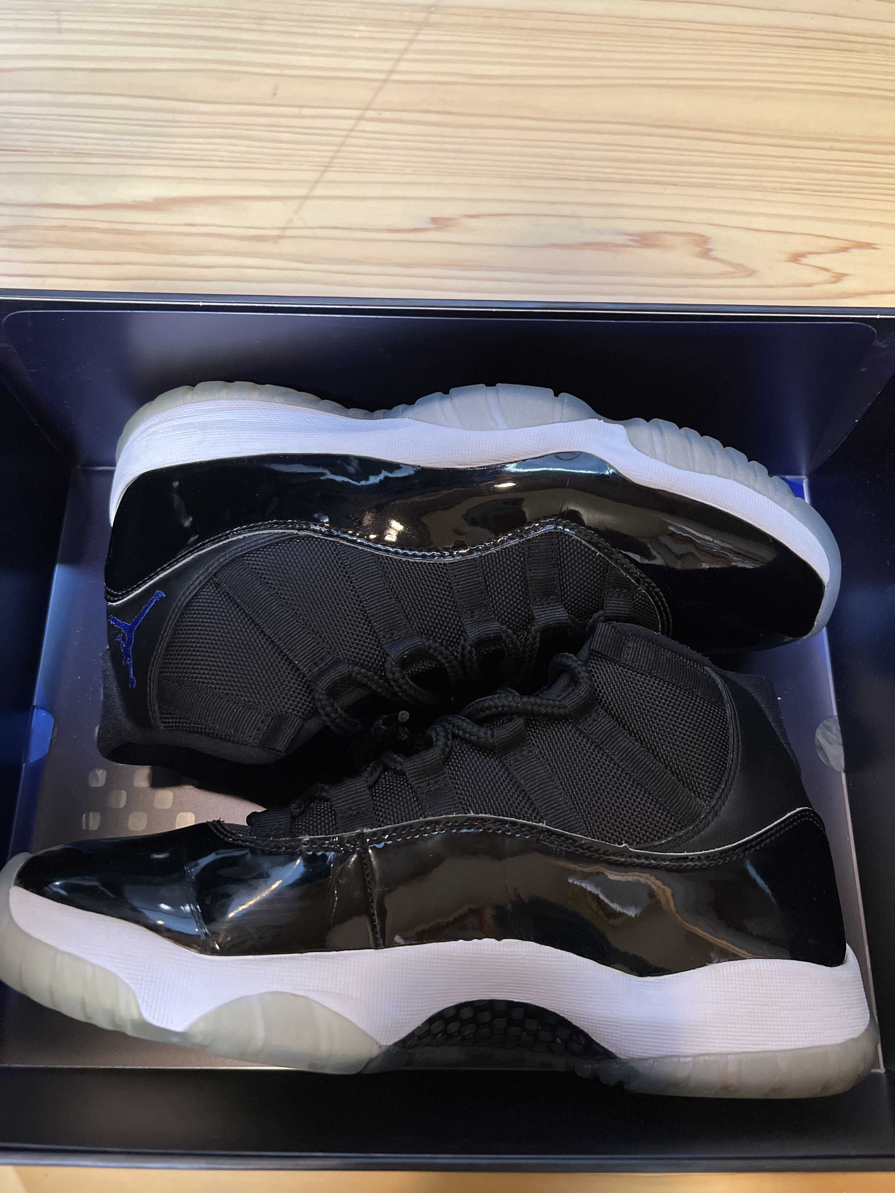 Nike Air Jordan 11 Retro "Space Jam" (2016)