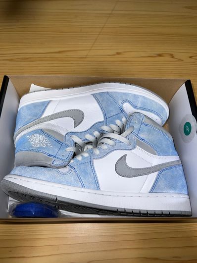 Nike Air Jordan 1 High OG "Hyper Royal"