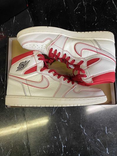 Nike Air Jordan 1 Retro High OG "Sail/University Red"