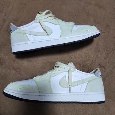 Nike Air Jordan 1 Low OG "Ghost Green"