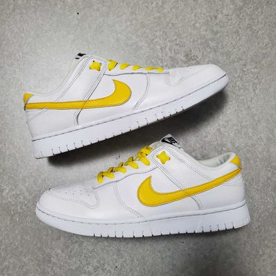 NIKE Women's DUNK LOW "YELLOW STRIKE"