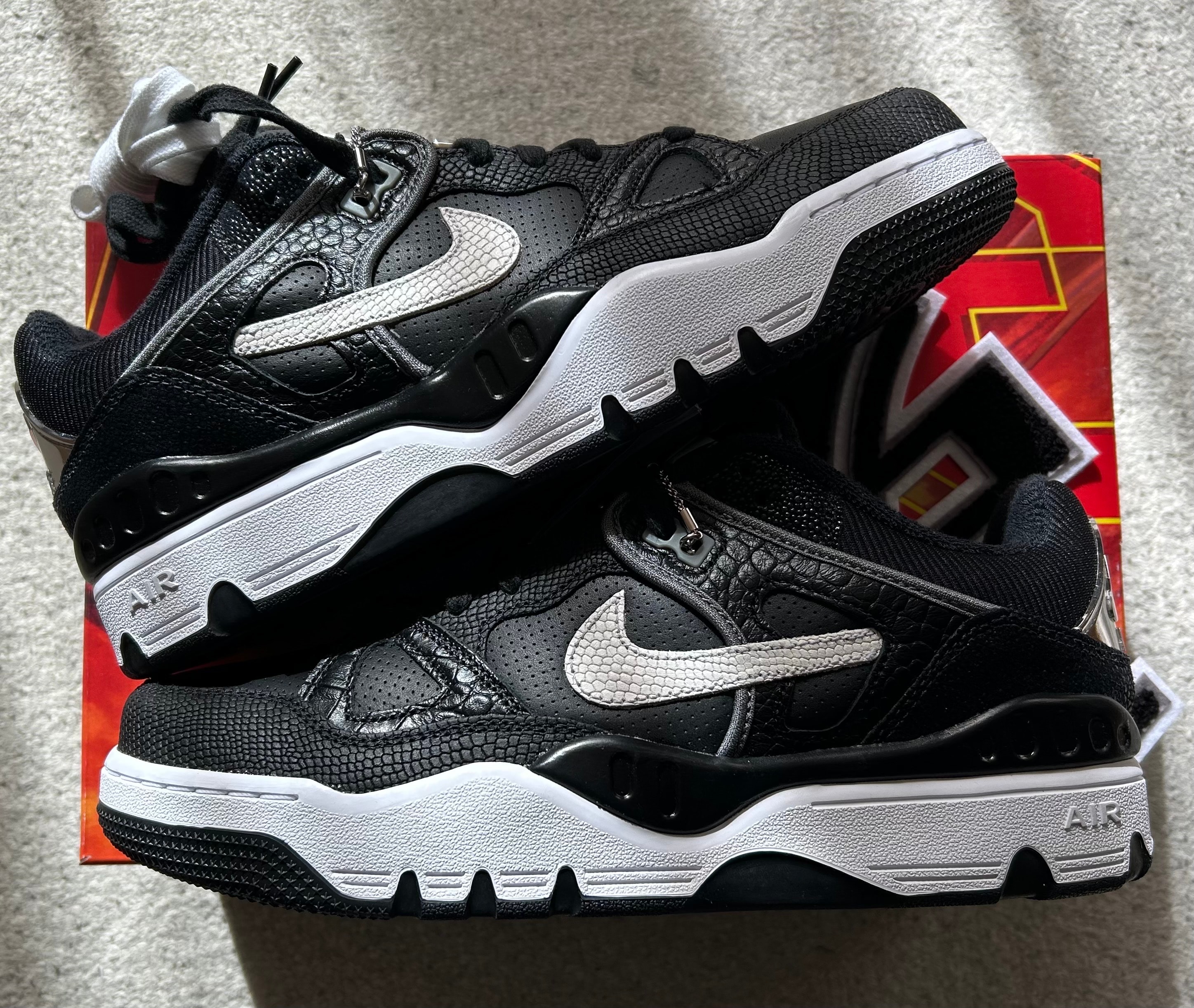 ニゴー × ナイキ エアフォース3 ロー SP "ブラック/ホワイト" (NIGOヒールロゴ)