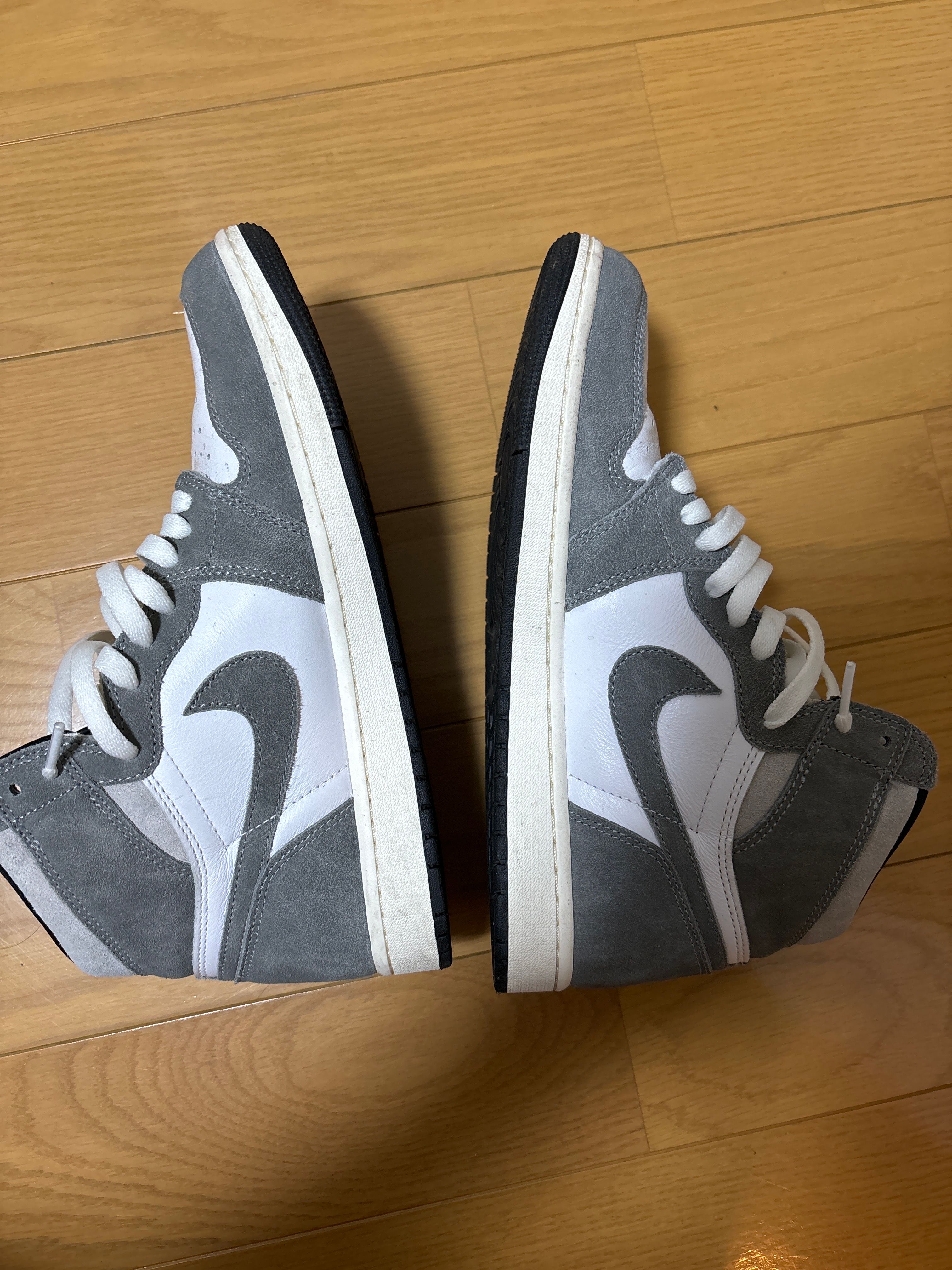 Nike Air Jordan 1 Retro High OG "Black and Smoke Grey"