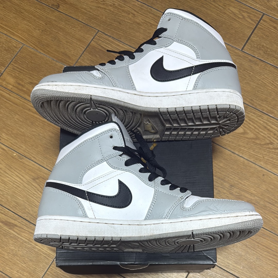 Nike Air Jordan 1 Mid "Light Smoke Grey/White/Black"