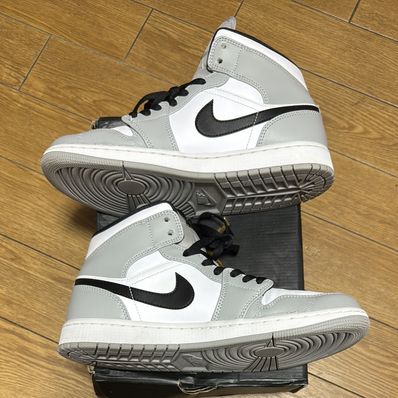 Nike Air Jordan 1 Mid "Light Smoke Grey/White/Black"