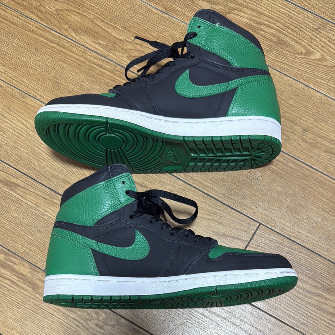Nike Air Jordan 1 Retro High OG "Black/Pine Green" (2020)
