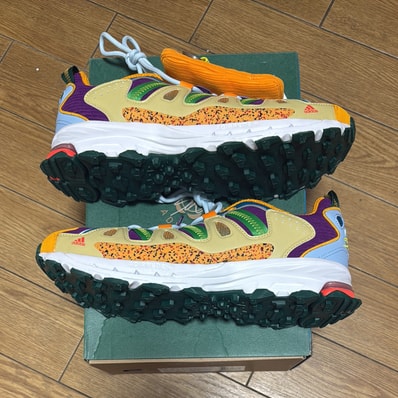 Sean Wotherspoon × Disney × adidas Superturf Adventure "Jiminy Cricket"