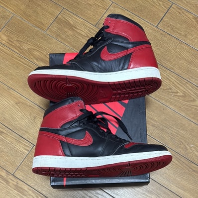 Nike Air Jordan 1 Retro High OG "Bred/Banned"