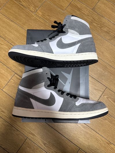 Nike Air Jordan 1 Retro High OG "Black and Smoke Grey"