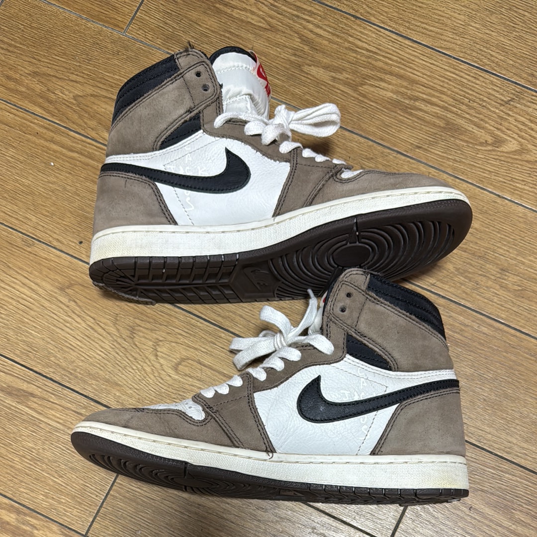 Travis Scott × Nike Air Jordan 1 Retro High OG TS SP "Sail/Dark Mocha"