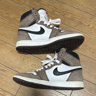 Travis Scott × Nike Air Jordan 1 Retro High OG TS SP "Sail/Dark Mocha"