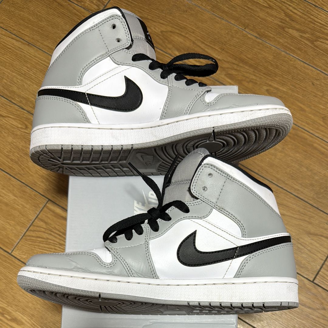 Nike Air Jordan 1 Mid "Light Smoke Grey/White/Black"