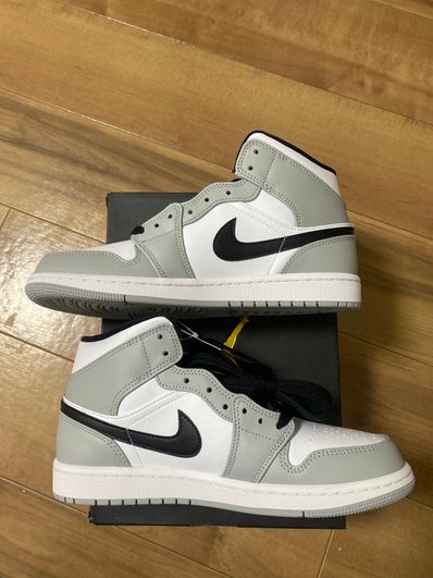 Nike Air Jordan 1 Mid "Light Smoke Grey/White/Black"