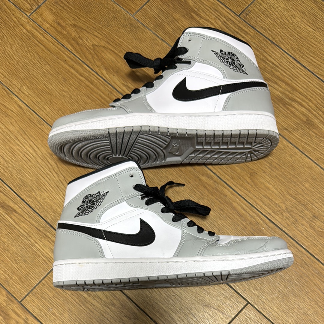 Nike Air Jordan 1 Mid "Light Smoke Grey/White/Black"
