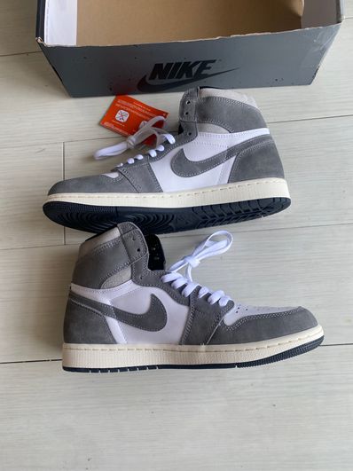 Nike Air Jordan 1 Retro High OG "Black and Smoke Grey"