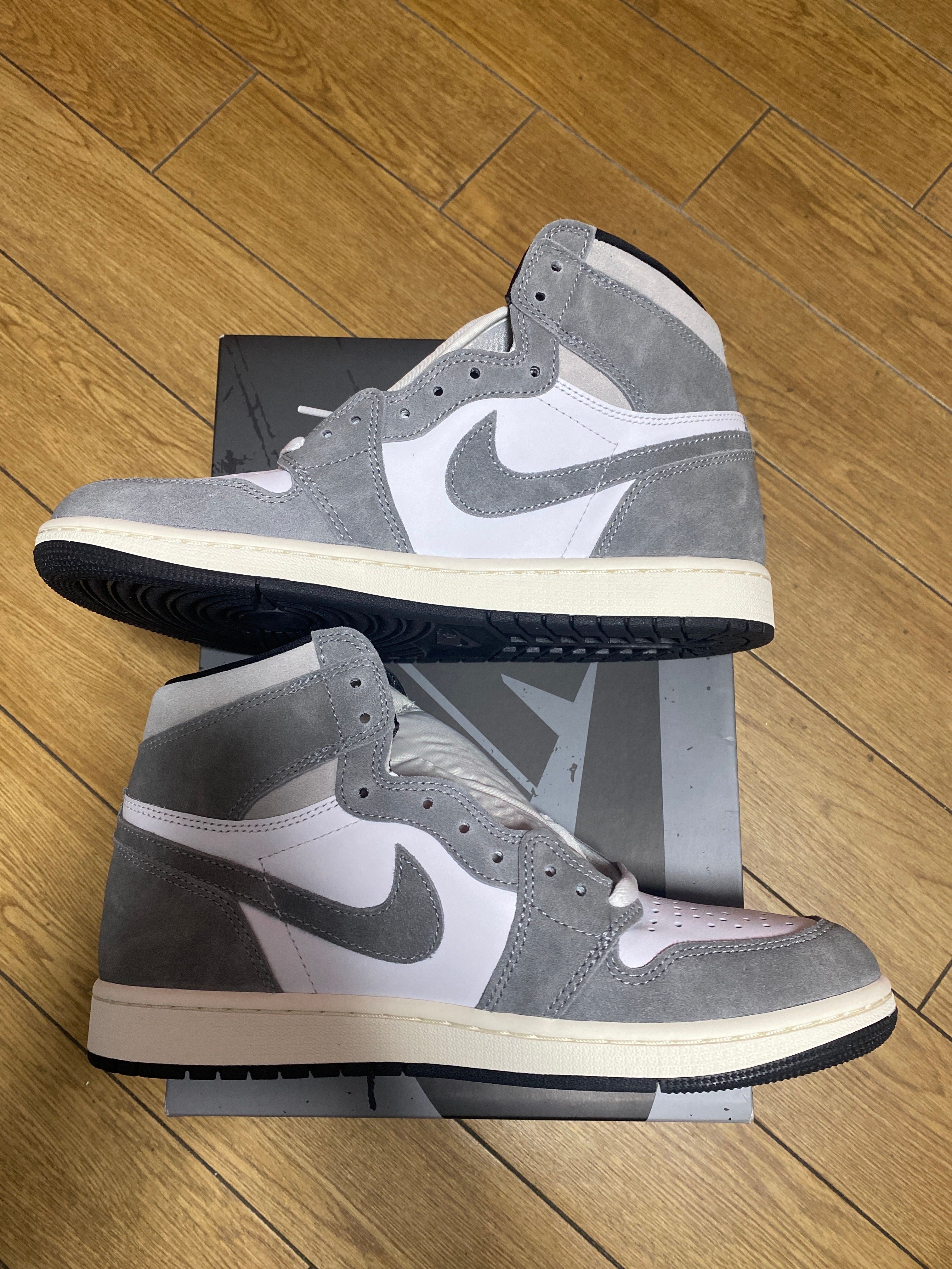 Nike Air Jordan 1 Retro High OG "Black and Smoke Grey"