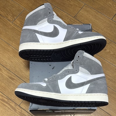 Nike Air Jordan 1 Retro High OG "Black and Smoke Grey"