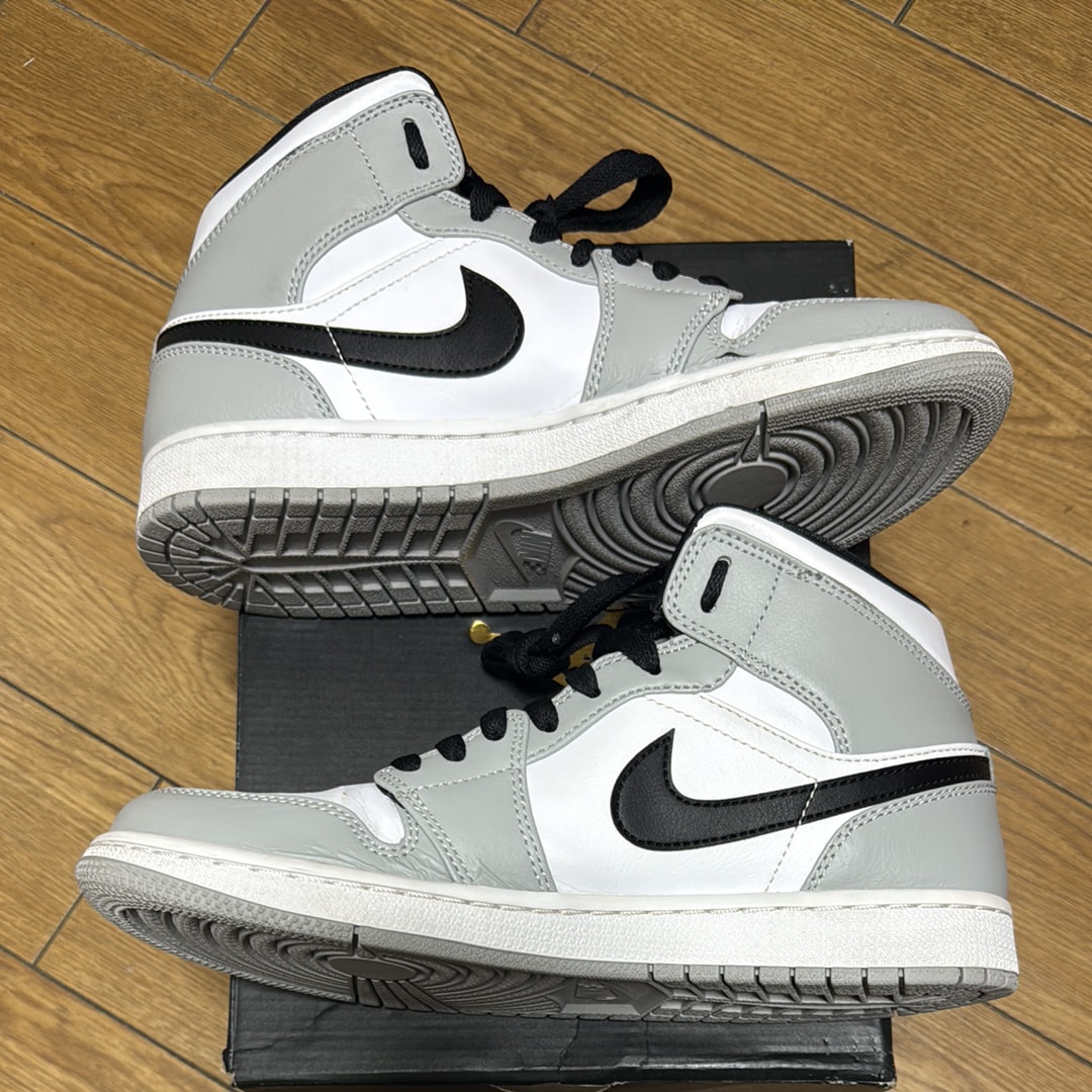 Nike Air Jordan 1 Mid "Light Smoke Grey/White/Black"