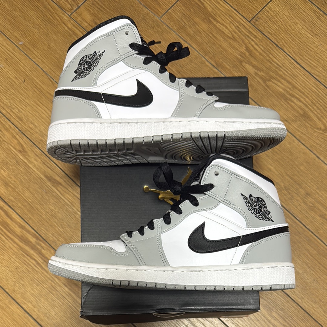 Nike Air Jordan 1 Mid "Light Smoke Grey/White/Black"