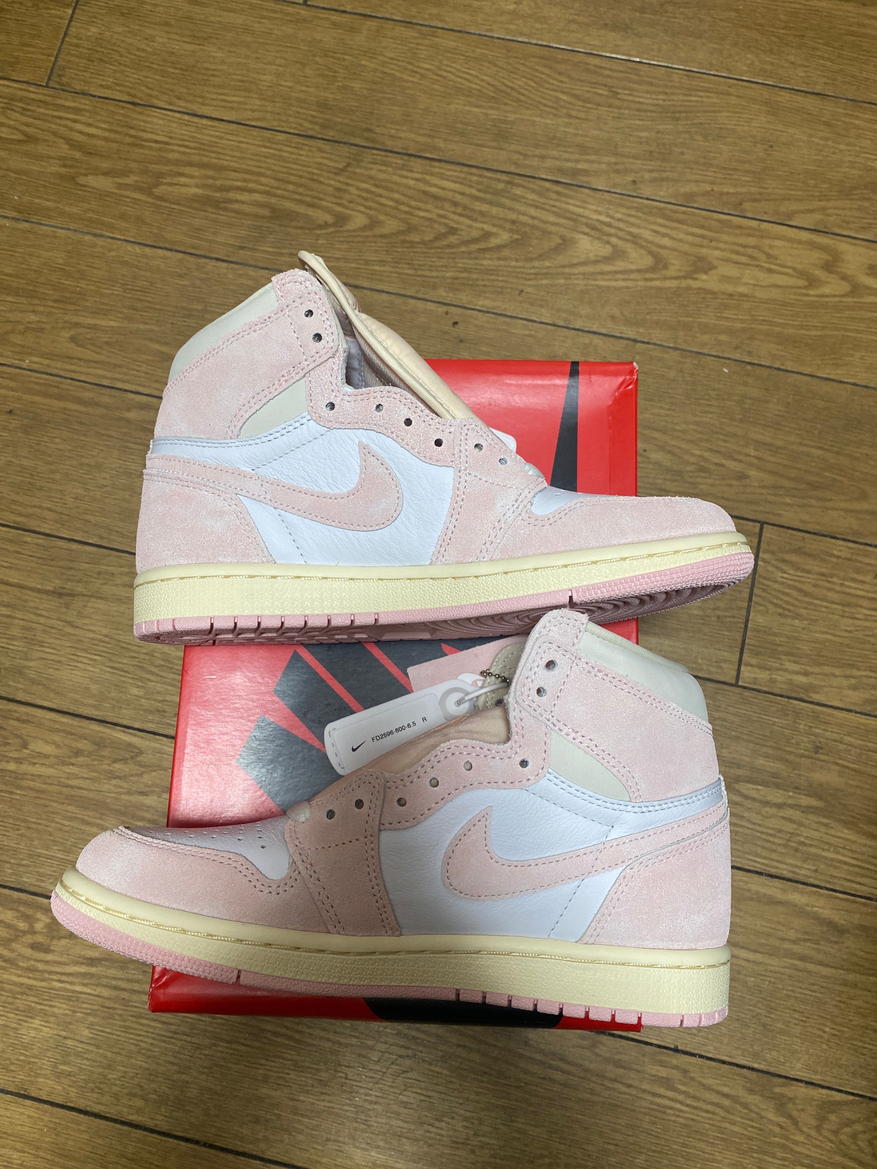 Nike Women's Air Jordan 1 Retro High OG "Washed Pink"