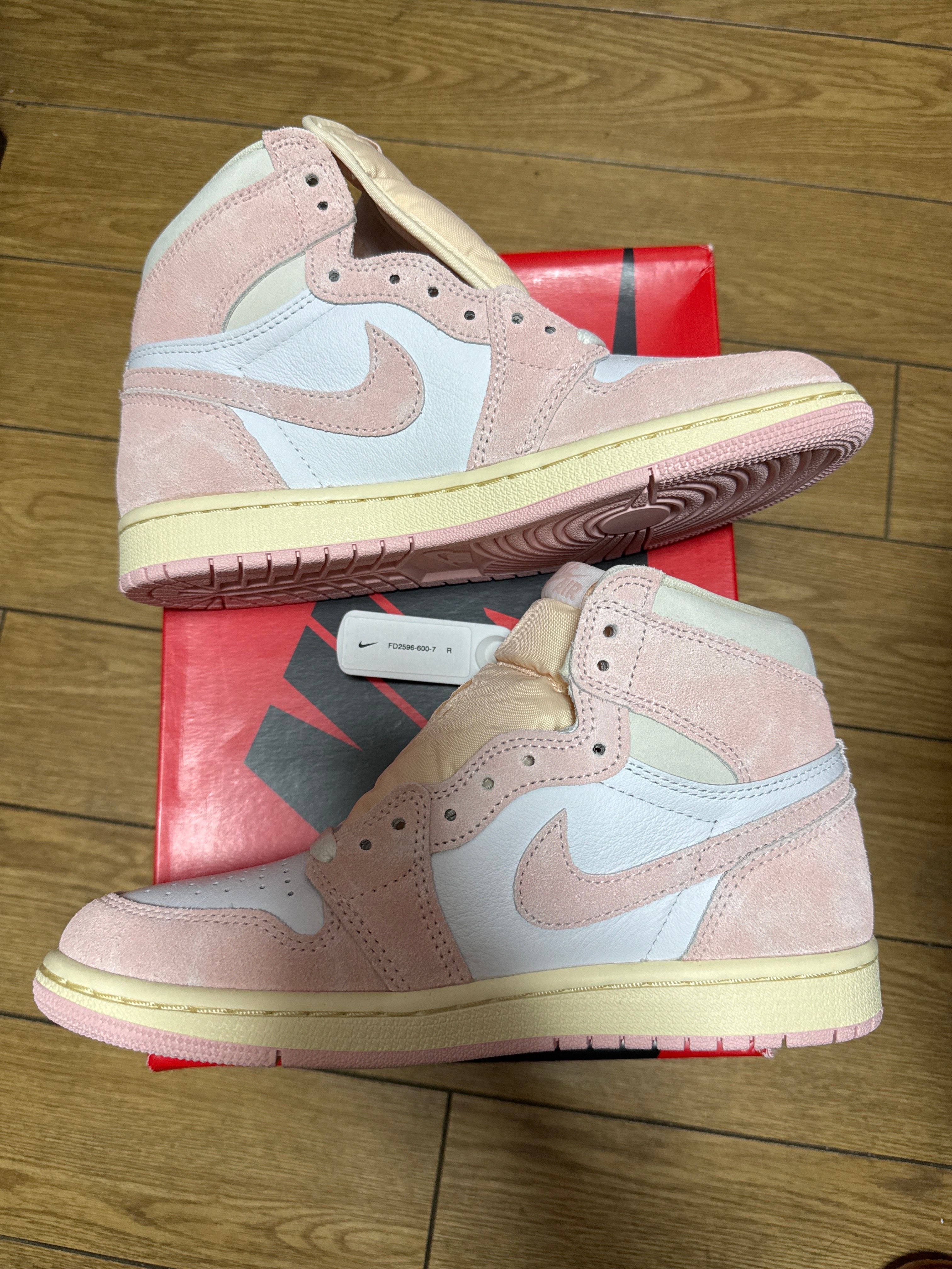Nike Women's Air Jordan 1 Retro High OG "Washed Pink"