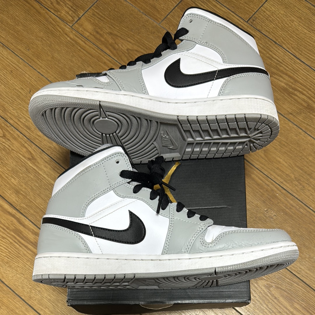 Nike Air Jordan 1 Mid "Light Smoke Grey/White/Black"