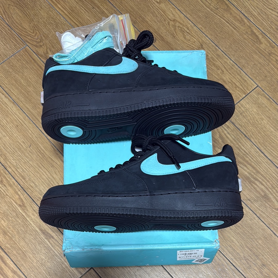 Tiffany & Co. × Nike Air Force 1 Low "1837"