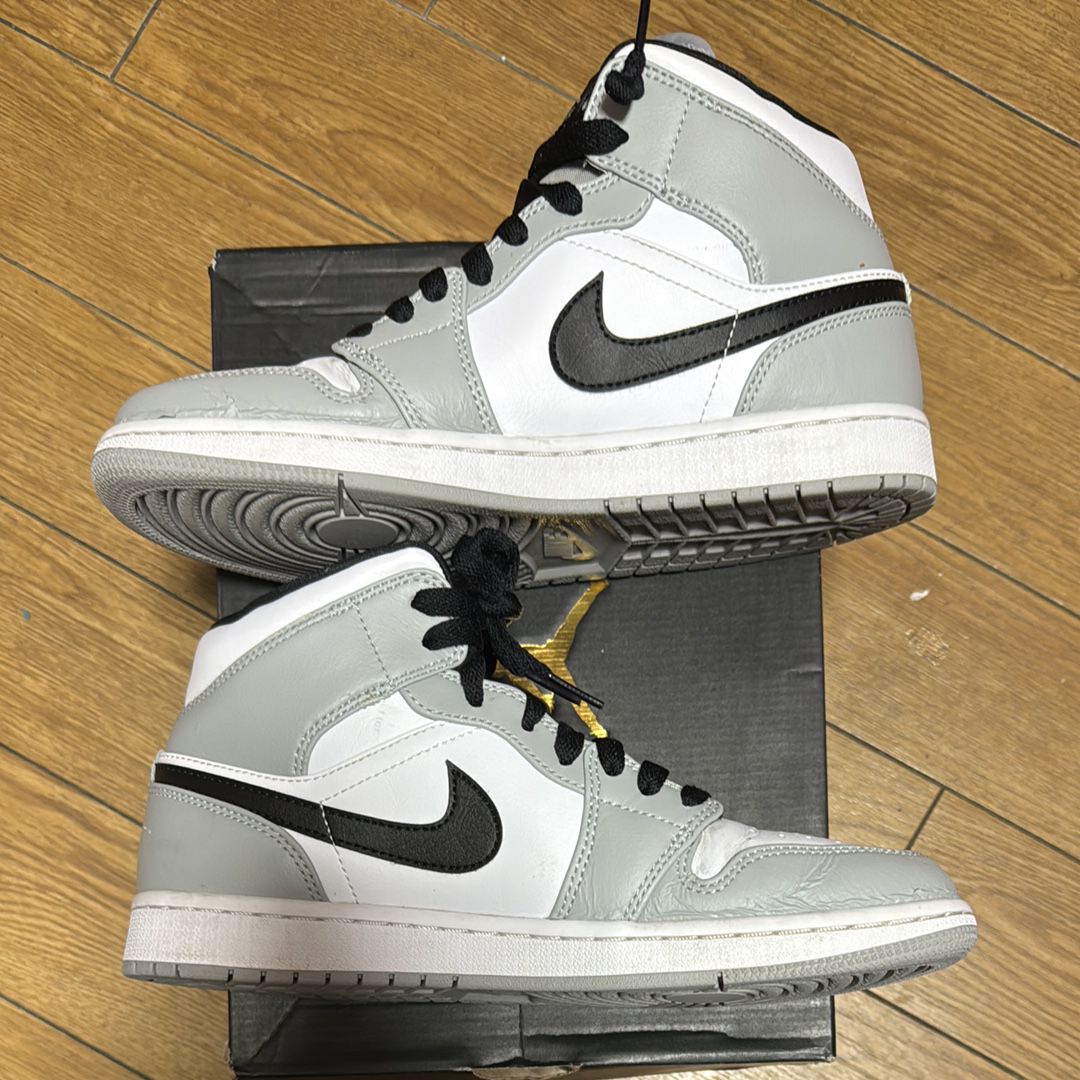 Nike Air Jordan 1 Mid "Light Smoke Grey/White/Black"