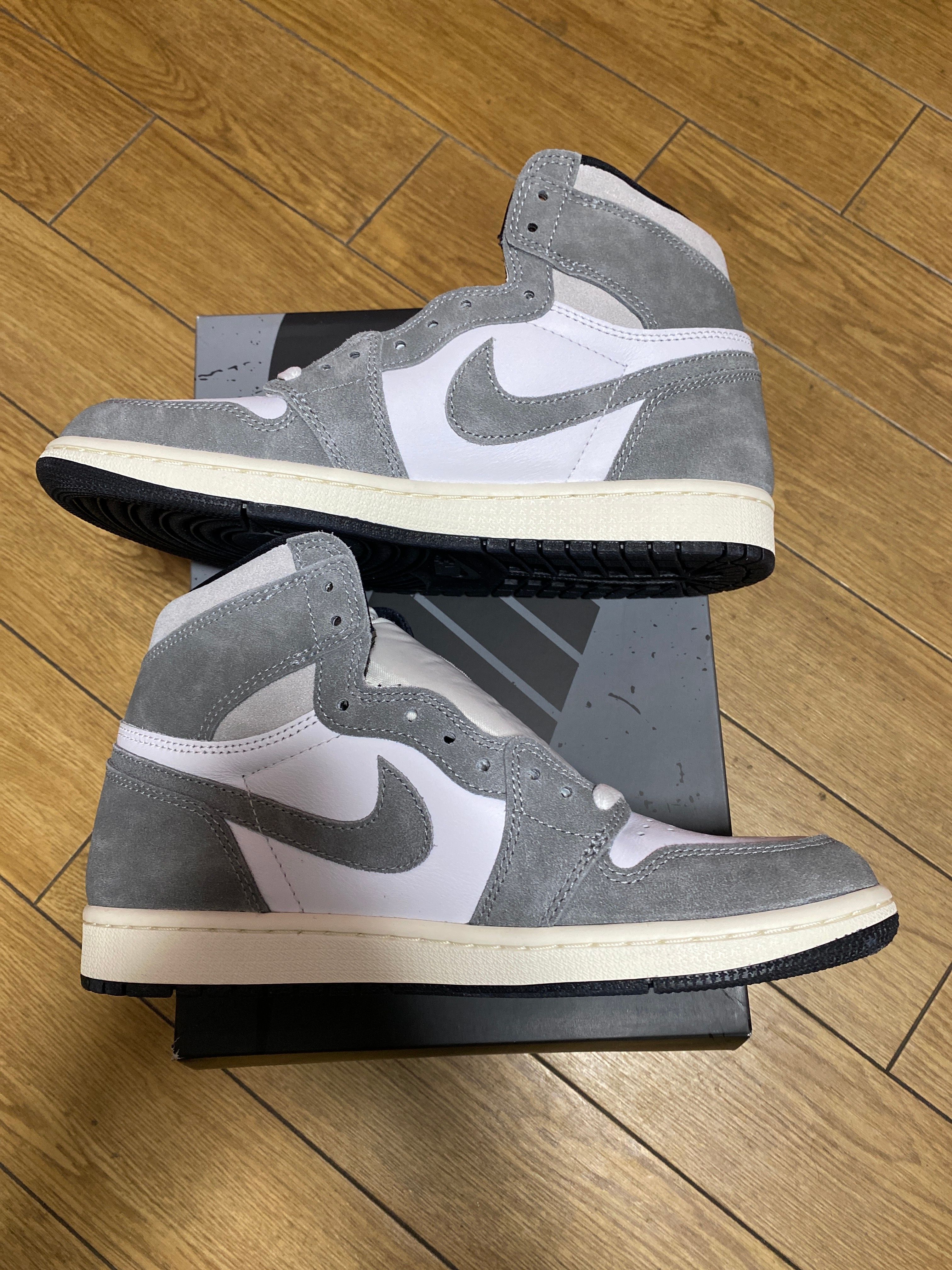 Nike Air Jordan 1 Retro High OG "Black and Smoke Grey"