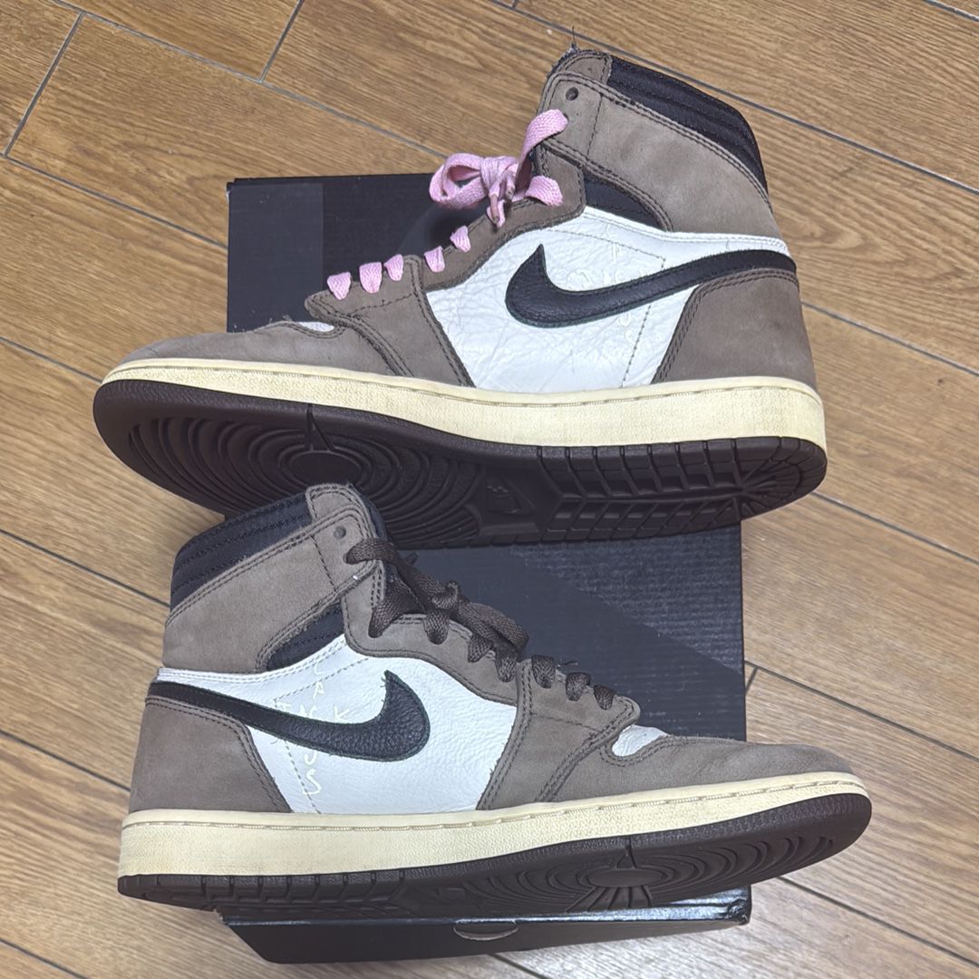 Travis Scott × Nike Air Jordan 1 Retro High OG TS SP "Sail/Dark Mocha"