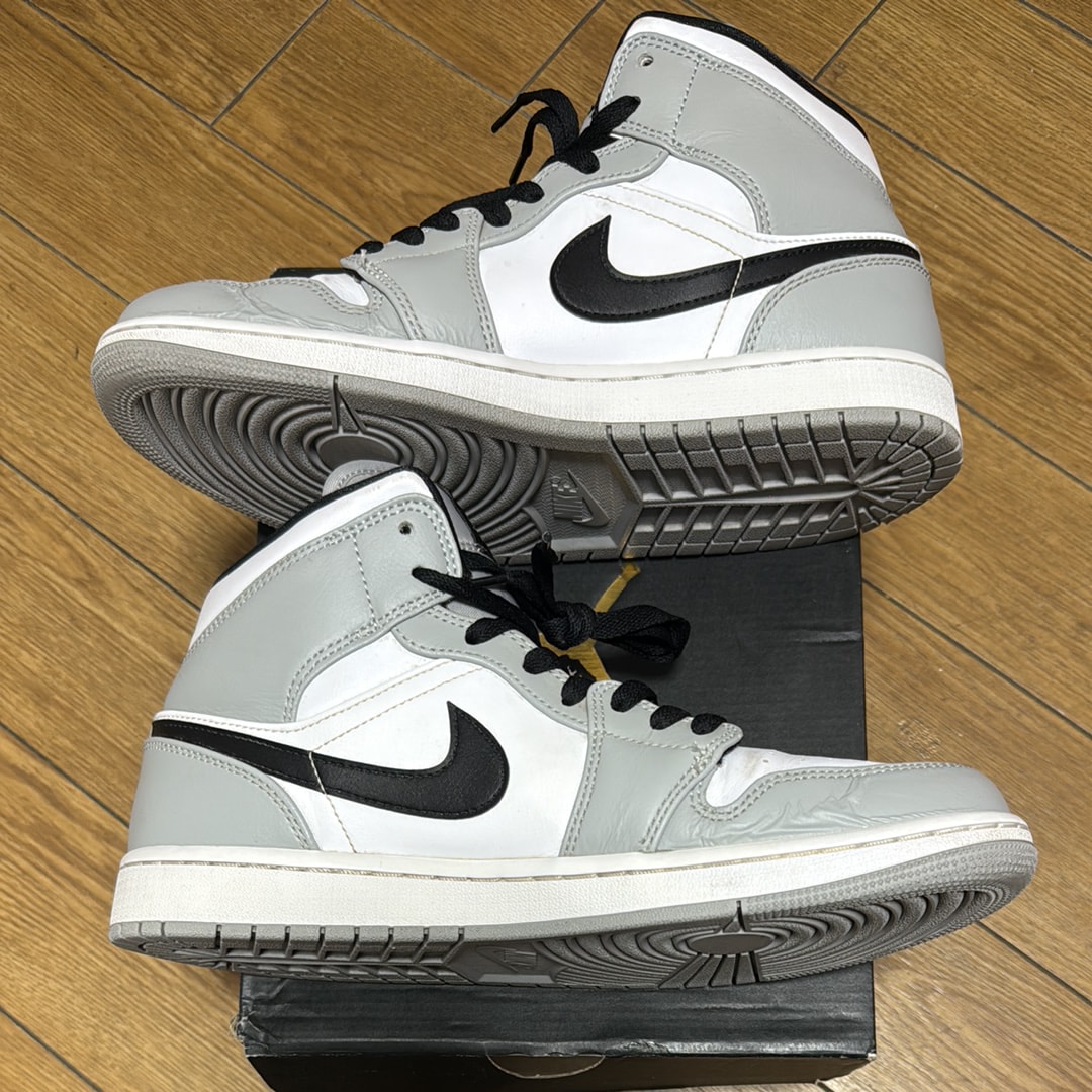 Nike Air Jordan 1 Mid "Light Smoke Grey/White/Black"