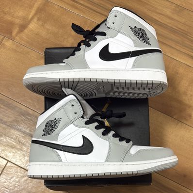 Nike Air Jordan 1 Mid "Light Smoke Grey/White/Black"