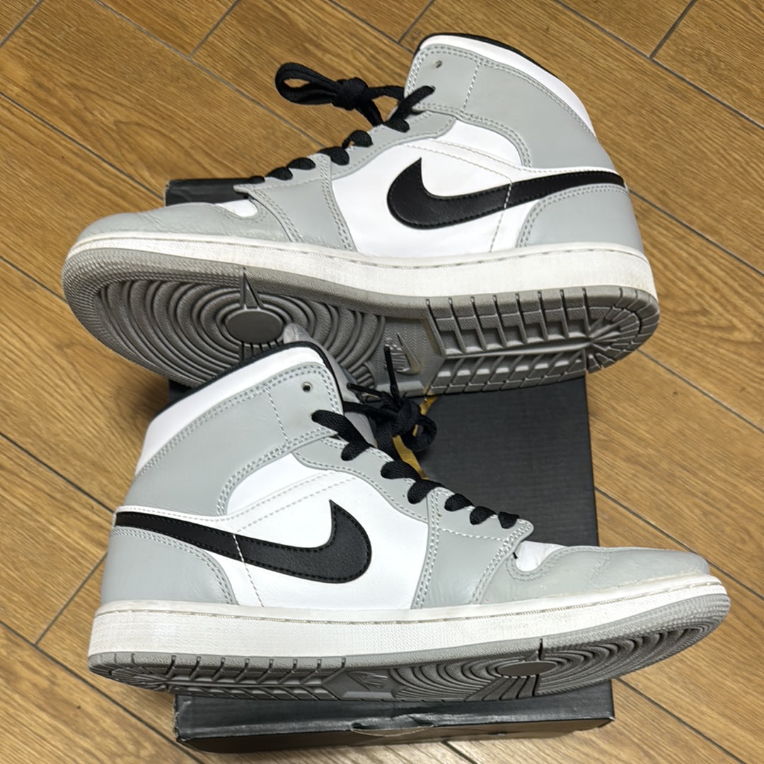 Nike Air Jordan 1 Mid "Light Smoke Grey/White/Black"