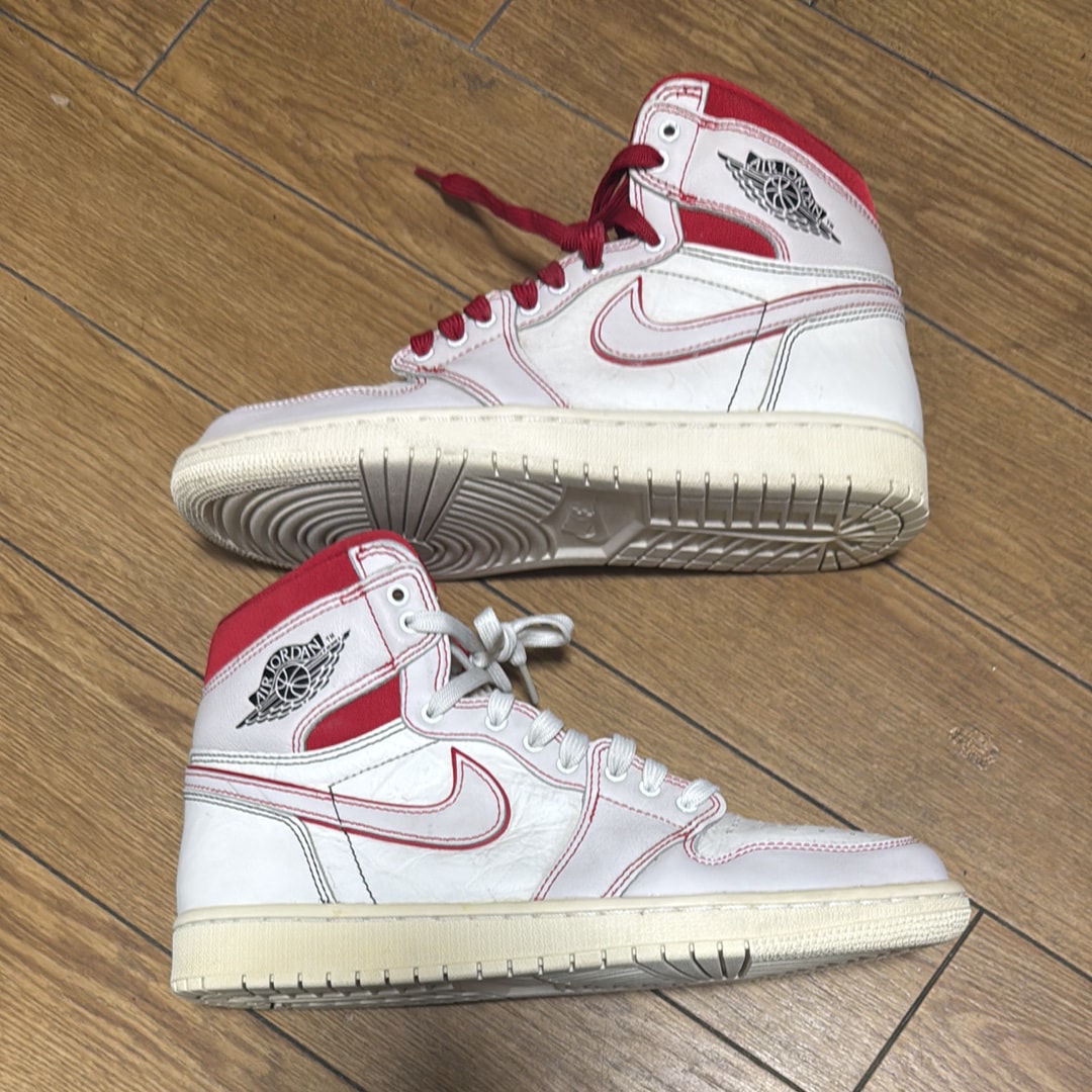 Nike Air Jordan 1 Retro High OG "Sail/University Red"