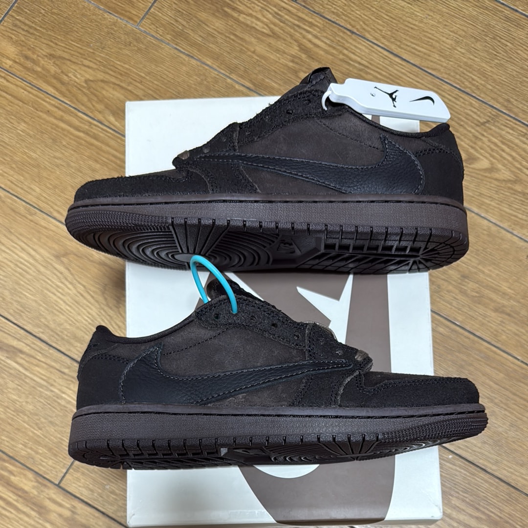 Travis Scott × Nike Air Jordan 1 Low OG SP "Velvet Brown and Dark Mocha"