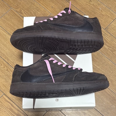Travis Scott × Nike Air Jordan 1 Low OG SP "Velvet Brown and Dark Mocha"