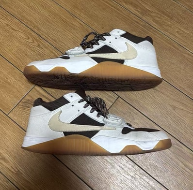 Travis Scott × Nike Jordan Jumpman Jack TR "Sail and Dark Mocha"