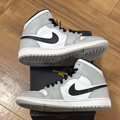 Nike Air Jordan 1 Mid "Light Smoke Grey/White/Black"