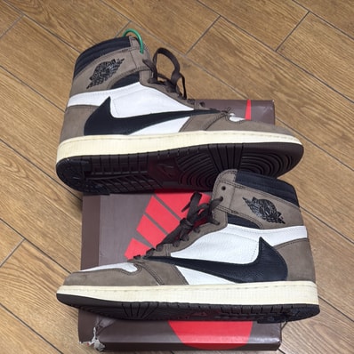 Travis Scott × Nike Air Jordan 1 Retro High OG TS SP "Sail/Dark Mocha"