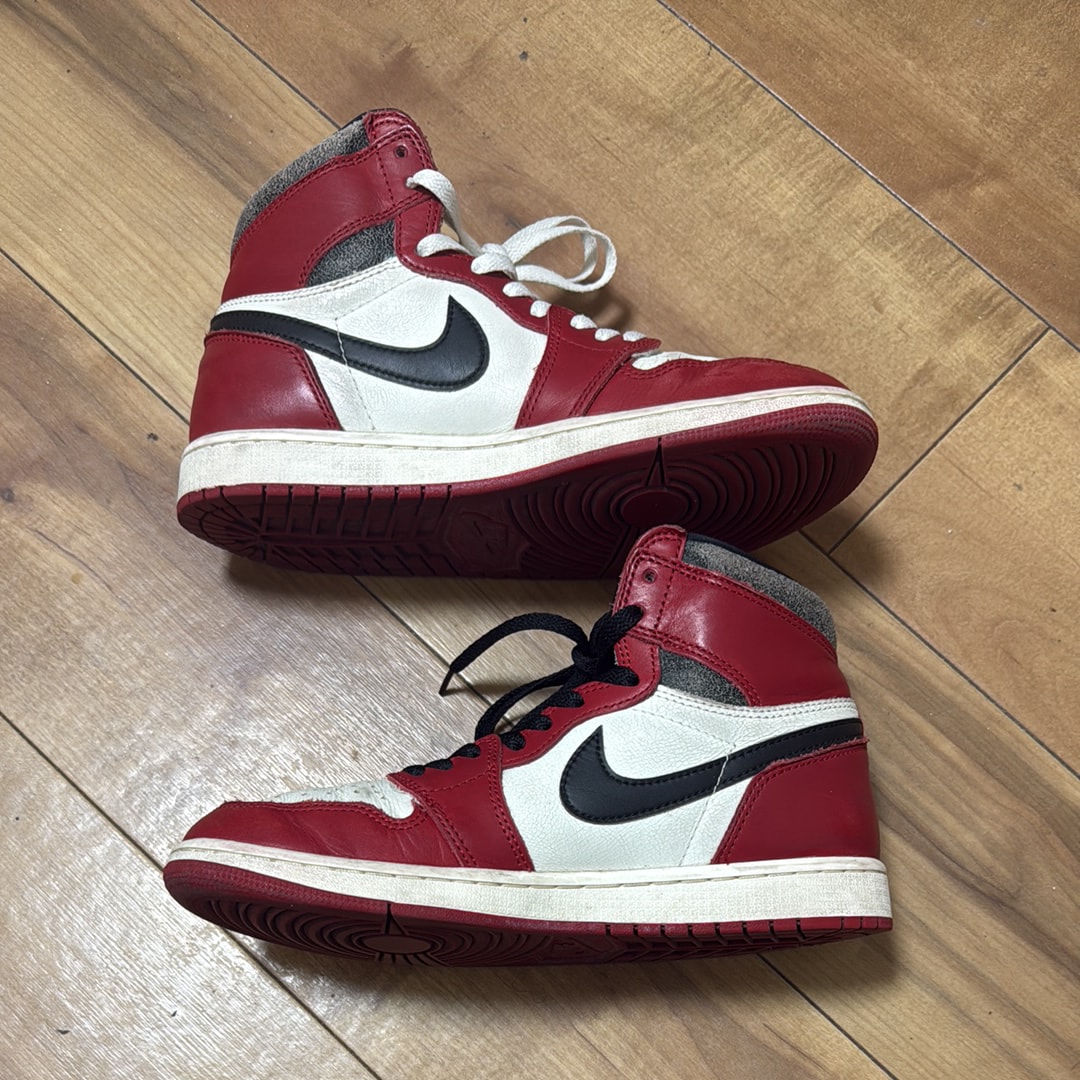 Nike Air Jordan 1 High OG "Lost & Found/Chicago"